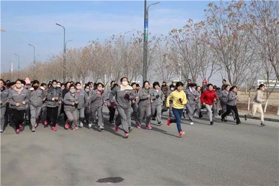 阿拉尔中泰纺织举行“努力奔跑 悦向新年 共赢明天”迎新春长跑比赛